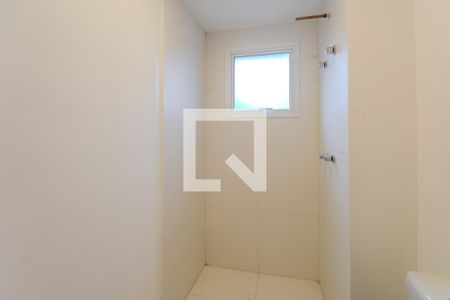 Banheiro de apartamento para alugar com 1 quarto, 39m² em Partenon, Porto Alegre