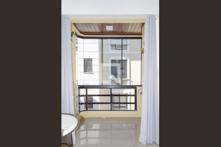 Sala / Cozinha / Sacada de apartamento para alugar com 1 quarto, 50m² em Canasvieiras, Florianópolis
