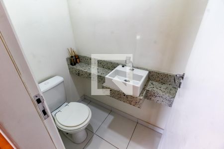Lavabo de apartamento para alugar com 2 quartos, 85m² em Lar São Paulo, São Paulo