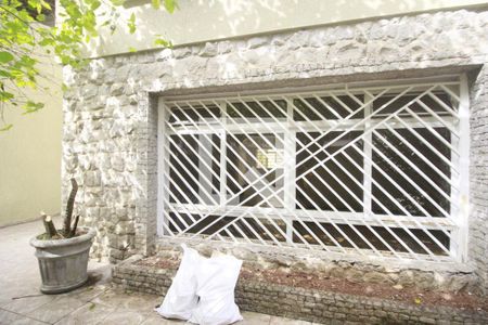 Casa à venda com 235m², 4 quartos e 3 vagasFachada