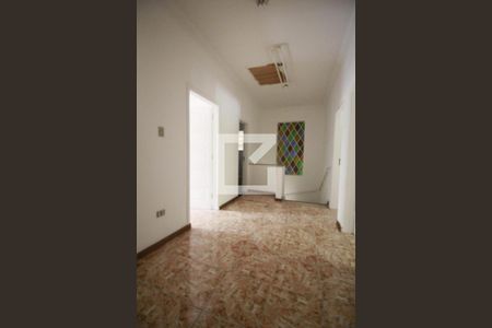 Casa à venda com 235m², 4 quartos e 3 vagasCorredor Quartos