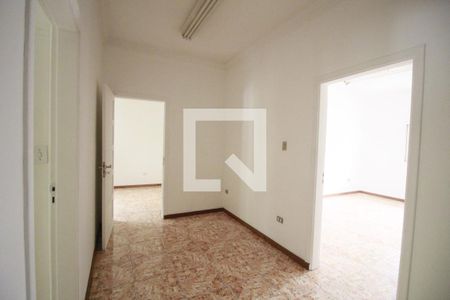 Casa à venda com 235m², 4 quartos e 3 vagasCorredor Quartos