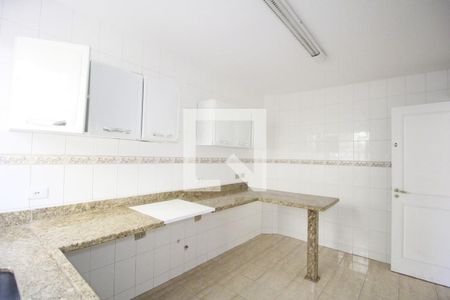 Casa à venda com 235m², 4 quartos e 3 vagasCozinha