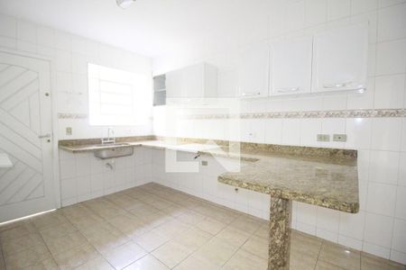 Casa à venda com 235m², 4 quartos e 3 vagasCozinha