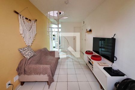 Sala de apartamento para alugar com 2 quartos, 96m² em Maria Paula, Niterói