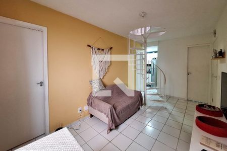 Sala de apartamento para alugar com 2 quartos, 96m² em Maria Paula, Niterói
