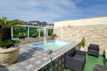 Apartamento à venda com 200m², 2 quartos e 2 vagas Apartamento à venda com 200m², 2 quartos e 2 vagascobertura