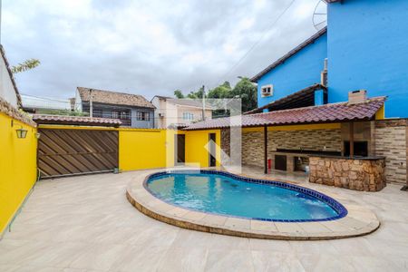 Casa de condomínio para alugar com 200m², 2 quartos e 3 vagasQuintal