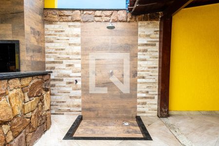 Casa de condomínio para alugar com 200m², 2 quartos e 3 vagasQuintal