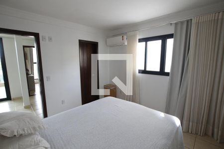 Suíte 1 de casa para alugar com 4 quartos, 400m² em Jardins Madri, Goiânia