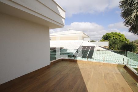 Varanda de casa para alugar com 4 quartos, 400m² em Jardins Madri, Goiânia