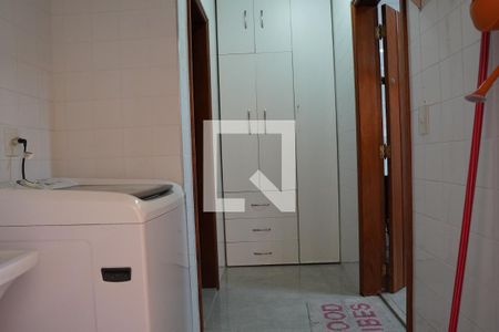 Casa à venda com 143m², 3 quartos e 2 vagasÁrea de Serviço