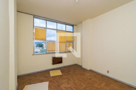 Quarto 1 de apartamento para alugar com 2 quartos, 100m² em Bonsucesso, Rio de Janeiro