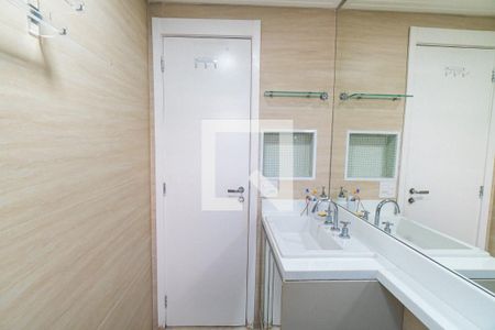 Banheiro da Suíte de apartamento para alugar com 2 quartos, 73m² em Vila Monte Alegre, São Paulo