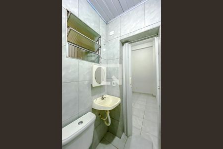 Casa para alugar com 45m², 2 quartos e sem vagaBanheiro da Suíte