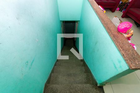 Escada - Entrada de casa à venda com 2 quartos, 100m² em Vila Ema, São Paulo