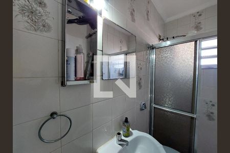 Casa à venda com 98m², 3 quartos e 1 vaga Casa à venda com 98m², 3 quartos e 1 vagaBanheiro 2