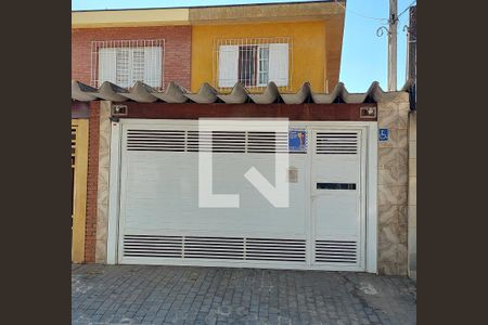 Casa à venda com 98m², 3 quartos e 1 vaga Casa à venda com 98m², 3 quartos e 1 vagaFachada - Plaquinha instalada