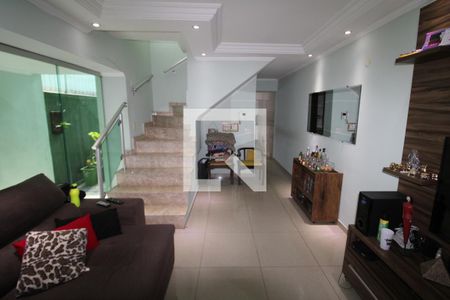 Sala de casa para alugar com 4 quartos, 150m² em Parque Edu Chaves, São Paulo