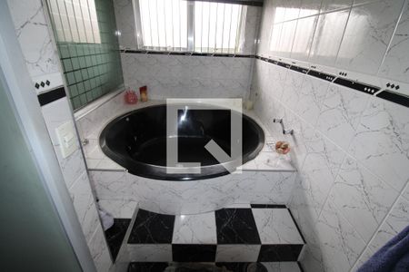 Casa à venda com 150m², 4 quartos e 2 vagasSuíte