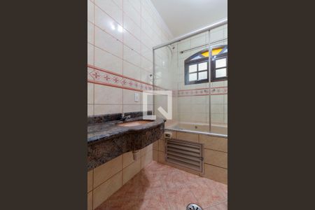 Casa à venda com 150m², 3 quartos e 2 vagas Casa à venda com 150m², 3 quartos e 2 vagasBanheiro Suíte