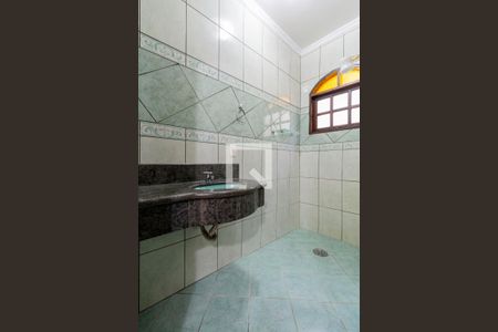 Casa à venda com 150m², 3 quartos e 2 vagas Casa à venda com 150m², 3 quartos e 2 vagasBanheiro