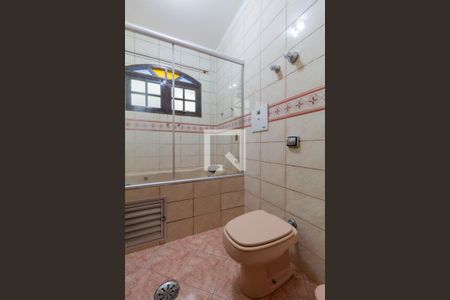 Casa à venda com 150m², 3 quartos e 2 vagas Casa à venda com 150m², 3 quartos e 2 vagasBanheiro Suíte