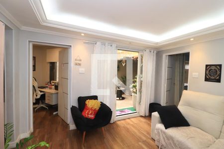 Sala de TV de casa à venda com 3 quartos, 208m² em Vila Carrao, São Paulo