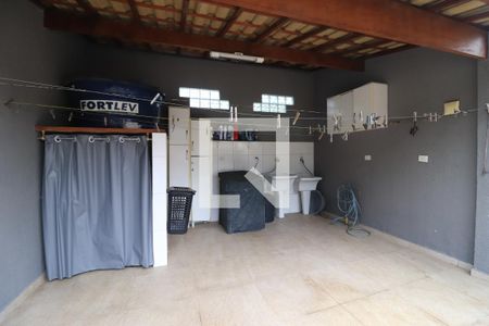 Casa à venda com 208m², 3 quartos e 2 vagasÁrea de Serviço