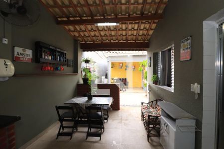 Casa à venda com 208m², 3 quartos e 2 vagasChurrasqueira