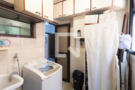 Apartamento à venda com 110m², 3 quartos e 2 vagas Apartamento à venda com 110m², 3 quartos e 2 vagasÁrea de Serviço