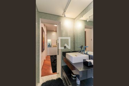 Casa à venda com 601m², 3 quartos e 4 vagasBanheiro da Suíte 2