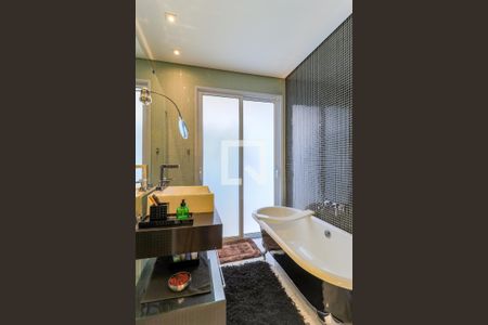 Casa à venda com 601m², 3 quartos e 4 vagasBanheiro da Suíte 1