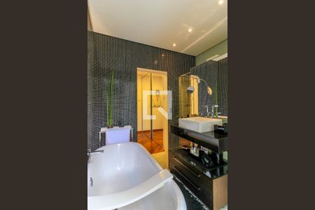 Casa à venda com 601m², 3 quartos e 4 vagasBanheiro da Suíte 1