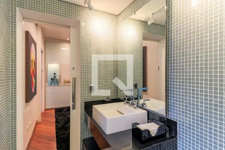 Casa à venda com 601m², 3 quartos e 4 vagasBanheiro da Suíte 2