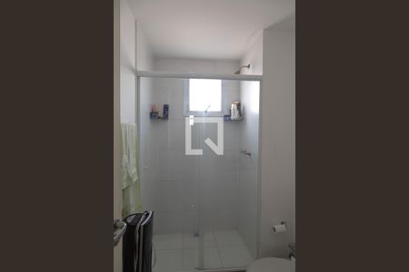 Apartamento à venda com 74m², 2 quartos e 2 vagasBanheiro da Suíte