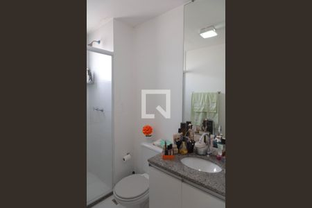 Apartamento à venda com 74m², 2 quartos e 2 vagasBanheiro da Suíte