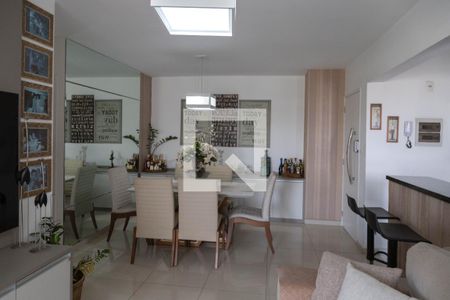 Apartamento à venda com 74m², 2 quartos e 2 vagasSala