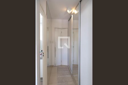 Apartamento à venda com 74m², 2 quartos e 2 vagasCorredor Suíte