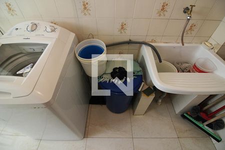 Casa à venda com 81m², 2 quartos e 1 vagaÁrea de Serviço