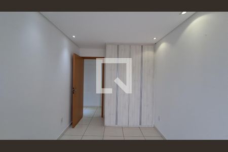 Quarto de apartamento para alugar com 2 quartos, 77m² em Vila Tupi, Praia Grande