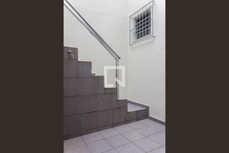 Casa para alugar com 52m², 2 quartos e sem vagaQuintal