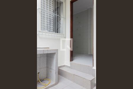 Casa para alugar com 52m², 2 quartos e sem vagaQuintal