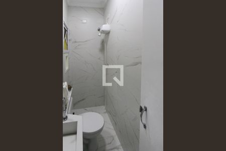 Casa à venda com 111m², 3 quartos e 2 vagas Casa à venda com 111m², 3 quartos e 2 vagasBanheiro Social