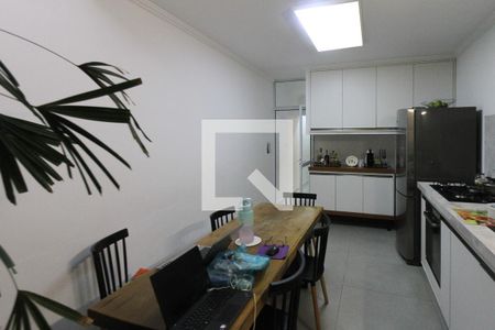 Casa à venda com 111m², 3 quartos e 2 vagas Casa à venda com 111m², 3 quartos e 2 vagasCozinha