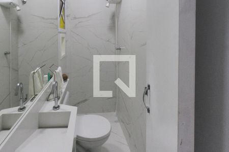 Casa à venda com 111m², 3 quartos e 2 vagas Casa à venda com 111m², 3 quartos e 2 vagasBanheiro Social