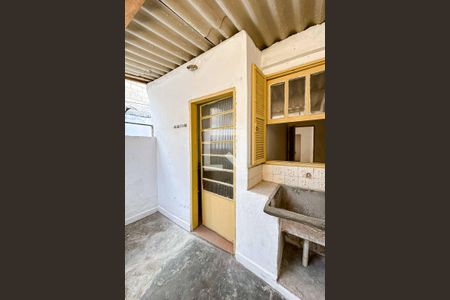 Casa para alugar com 75m², 2 quartos e sem vagaÁrea de Serviço