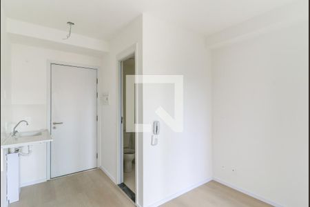 Sala/Quarto de kitnet/studio para alugar com 1 quarto, 17m² em Jardim Aeroporto, São Paulo