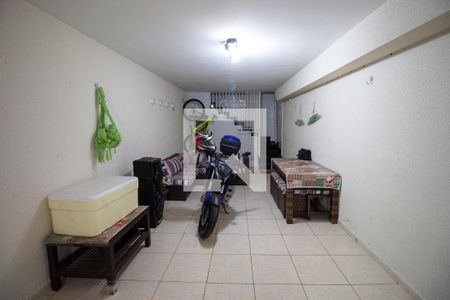 Garagem de casa para alugar com 3 quartos, 120m² em Itaquera, São Paulo