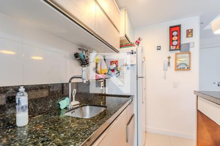 Cozinha e Área de Serviço de apartamento para alugar com 2 quartos, 67m² em Camaquã, Porto Alegre